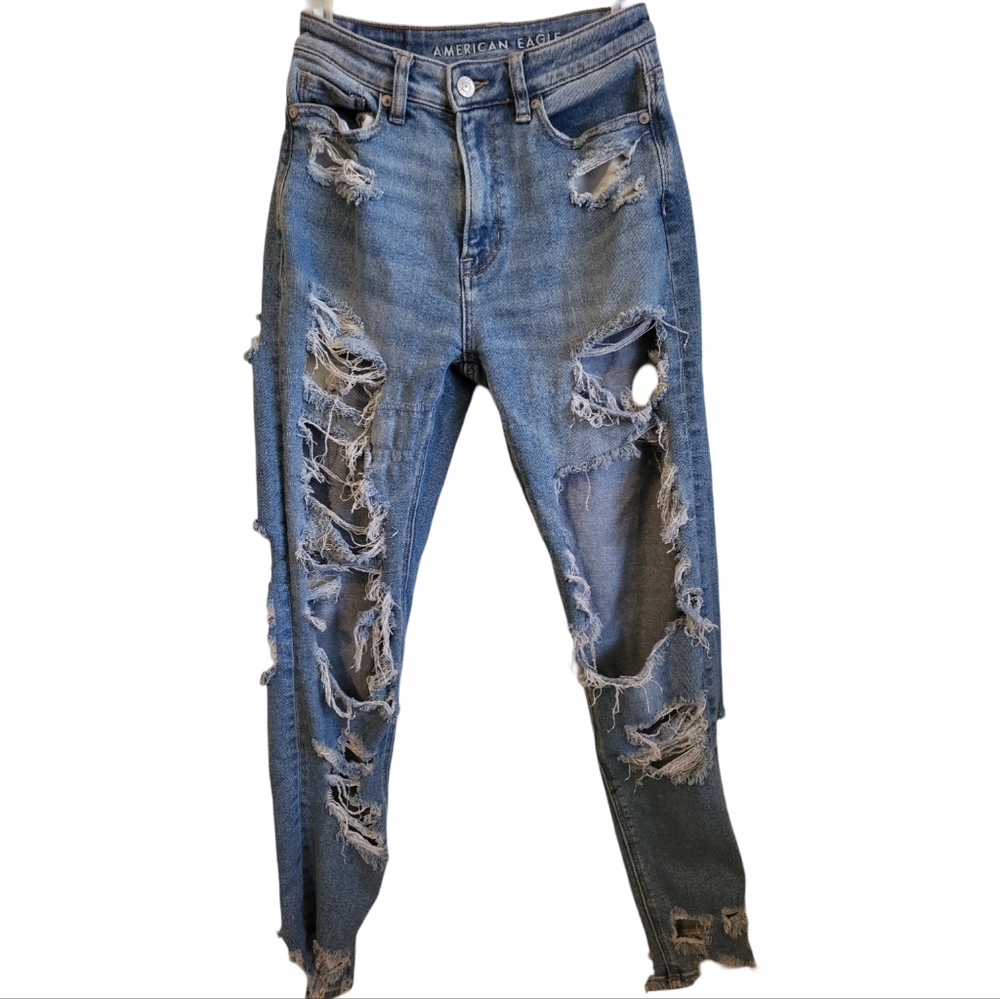American Eagle Outfitters Women's Stretch Distressed Blue Jeans. Size 00